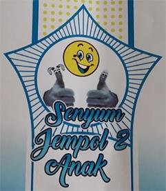 Trademark Senyum Jempol 2 Anak + lukisan