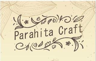 Trademark Parahita Craft terdiri dari 2 suku kata yang berarti kerajinan dari perempuan pengrajin kecil yang
berdaya