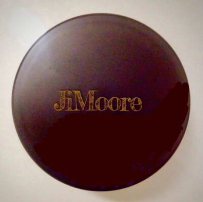 Trademark JiMoore + Lukisan