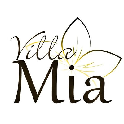 Trademark Villa Mia & Lukisan