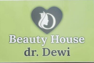 Trademark Beauty House dr. Dewi