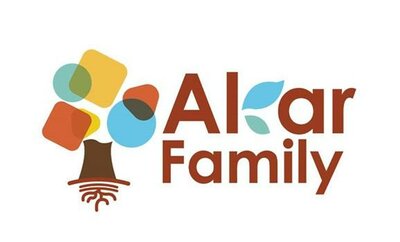 Trademark AKAR Family + LUKISAN